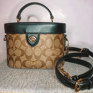 Kay Crossbody in Signature Canvas | 78277